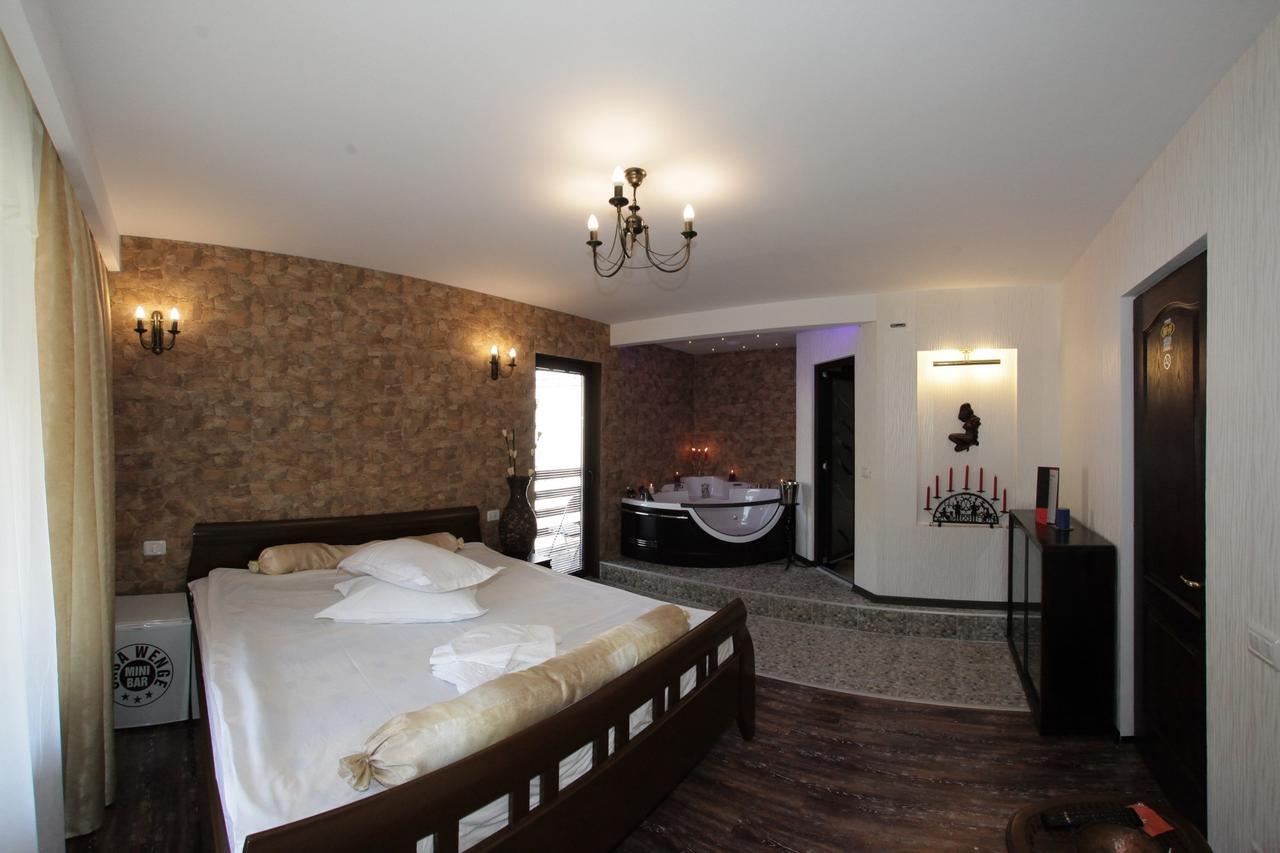 Pension Casa Wenge Sinaia Exterior foto